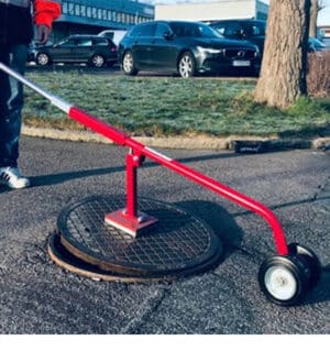 Magnetisk brunnslockslyftare med hjul – smidig, säker och ryggvänlig lyftlösning